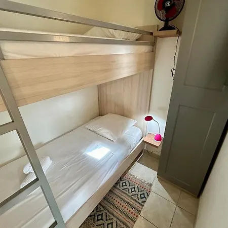 Bedroom In Pool Parking Lejlighed Le Lavandou