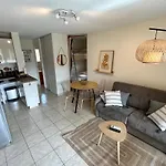 Daire Bedroom In Pool Parking